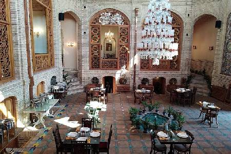 وکیل‌التجار (لوکیشن در تهران) 