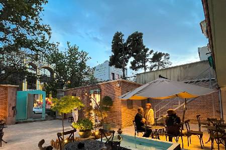 کافه عمارت پارسیان (لوکیشن در تهران)