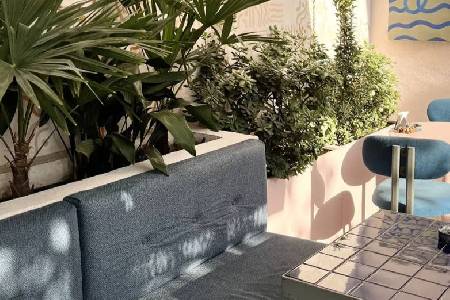 کافه بی بای (لوکیشن در تهران)