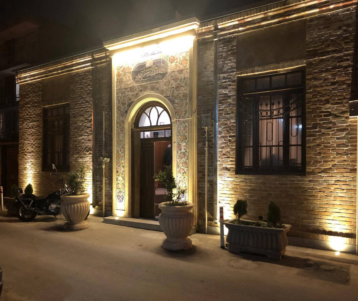 کافه کتاب دارالخلافه (لوکیشن در تهران)