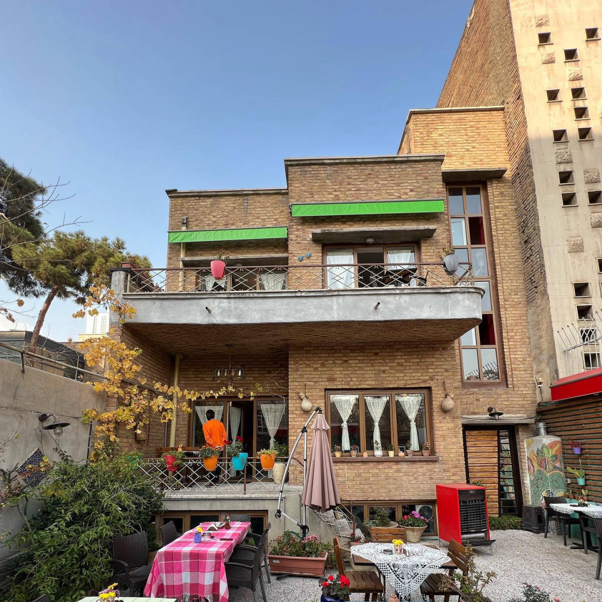 کافه سفال آنسو (لوکیشن در تهران)