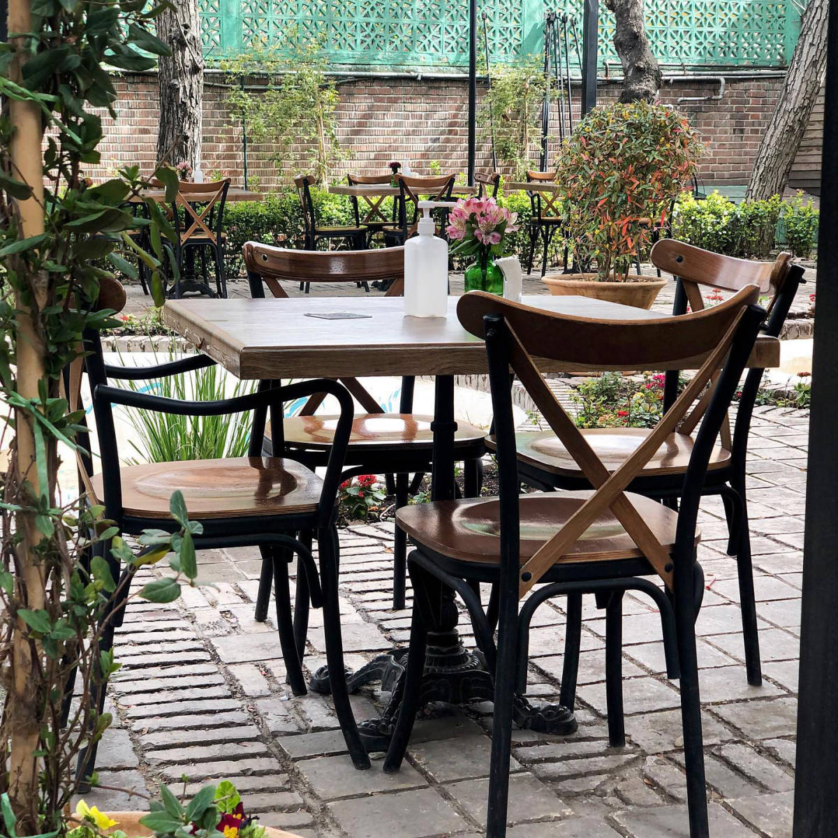 مجموعه فرهنگی و هنری روشنان (لوکیشن در تهران)