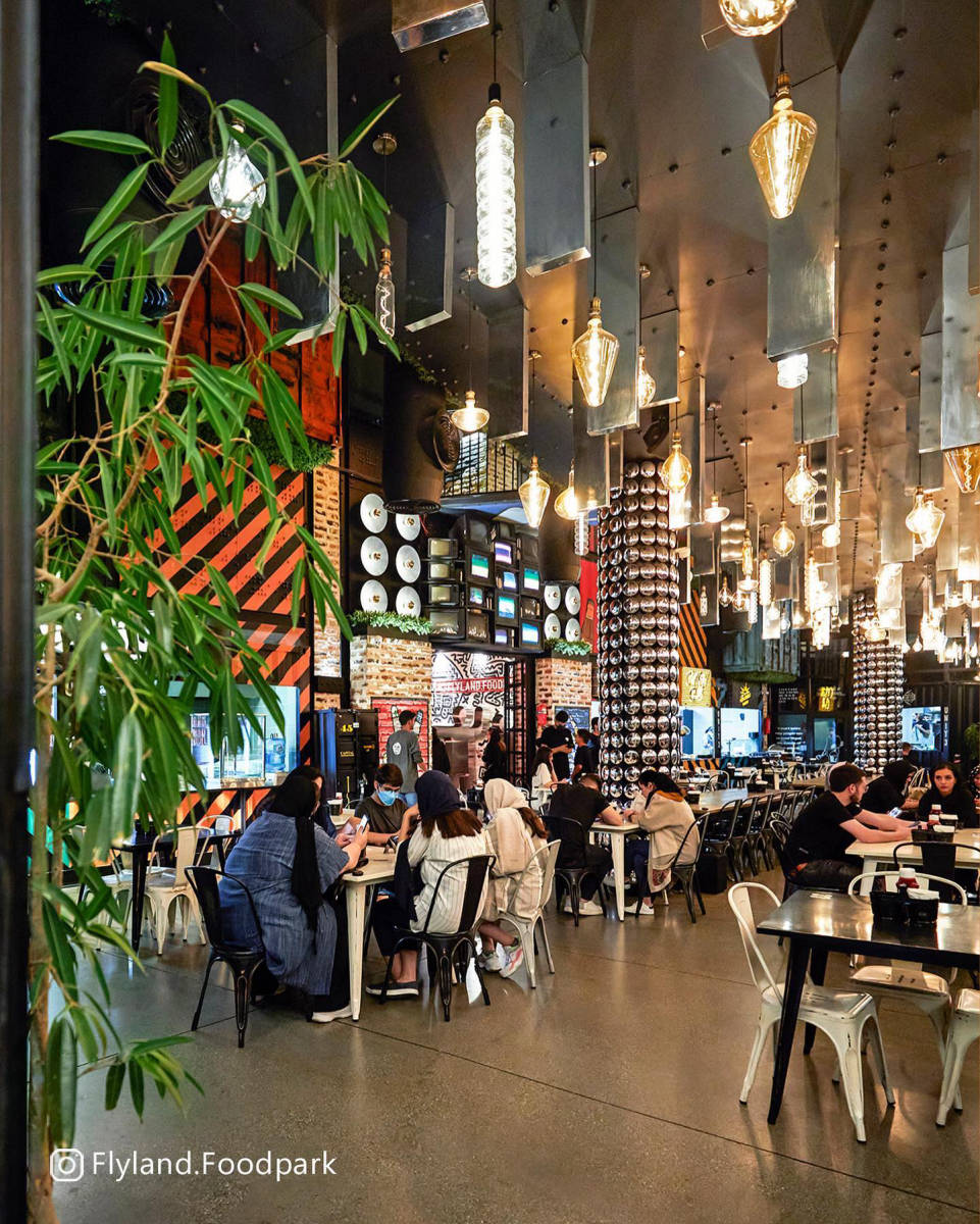 رستوران فلای لند (لوکیشن در تهران)