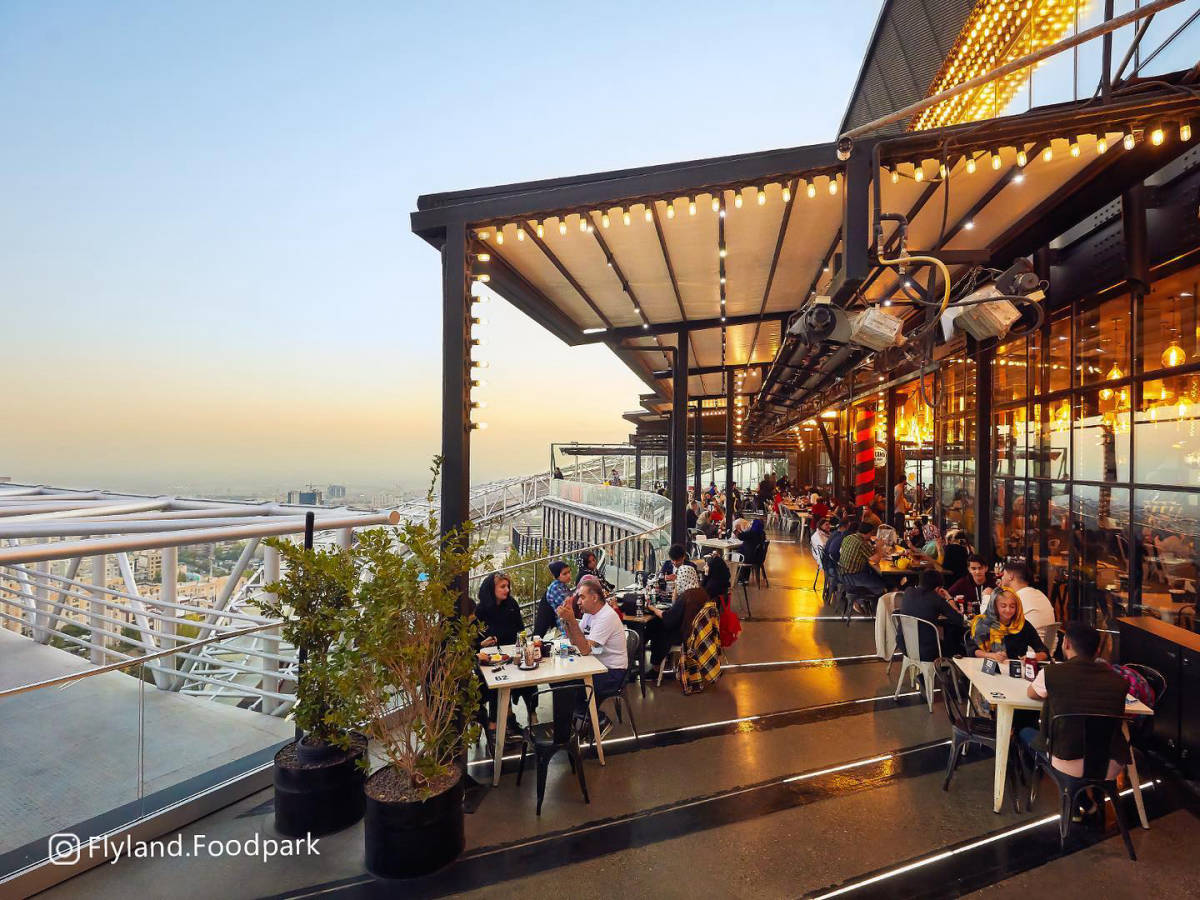 رستوران فلای لند (لوکیشن در تهران)