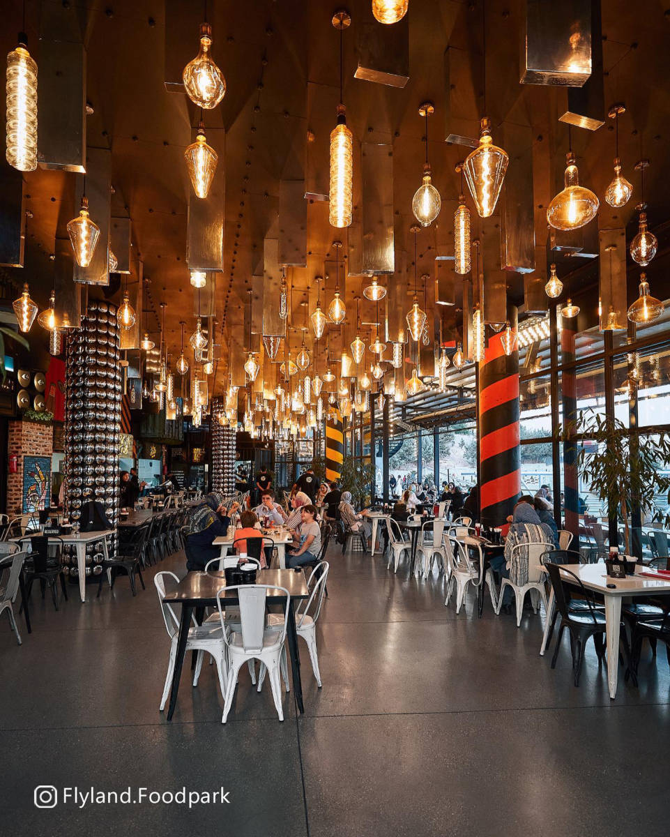 رستوران فلای لند (لوکیشن در تهران)