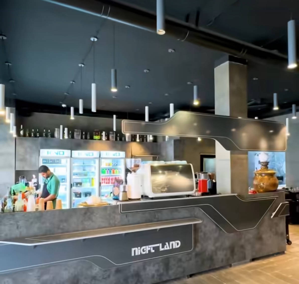 کافه نایت لند (لوکیشن در تهران)