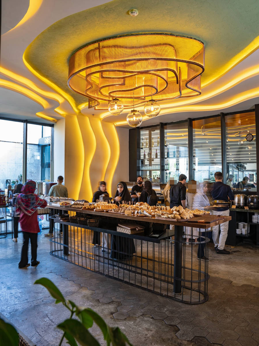 کافه رستوران رزمیلو شعبه ۲ (لوکیشن در تهران)