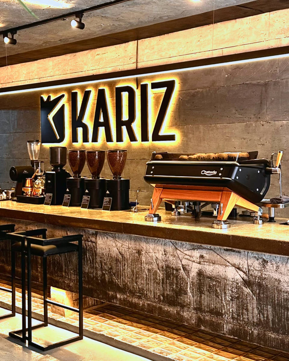 کافه کاریز (لوکیشن در قم)