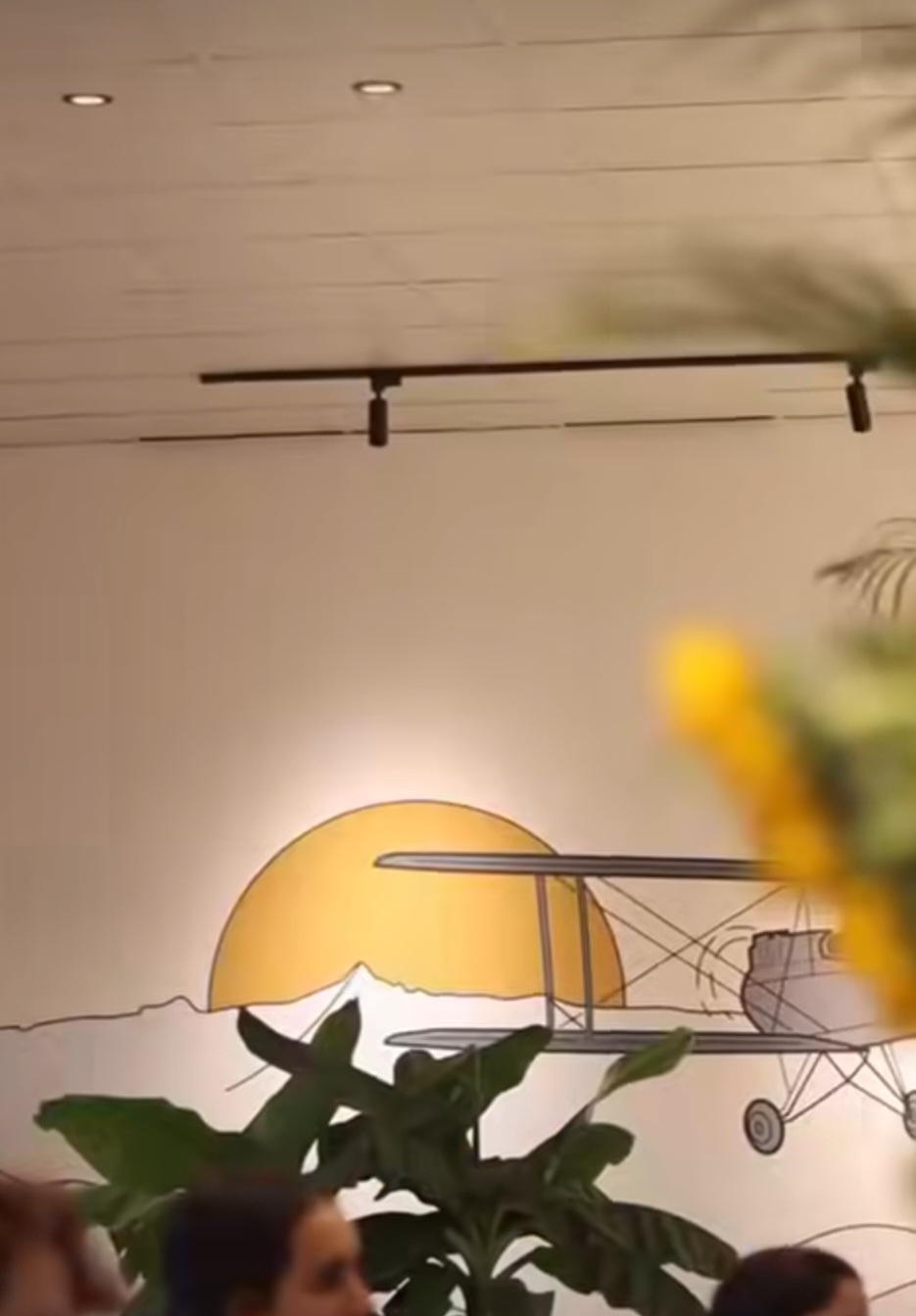 کافه رستری نوژ (لوکیشن در تهران)