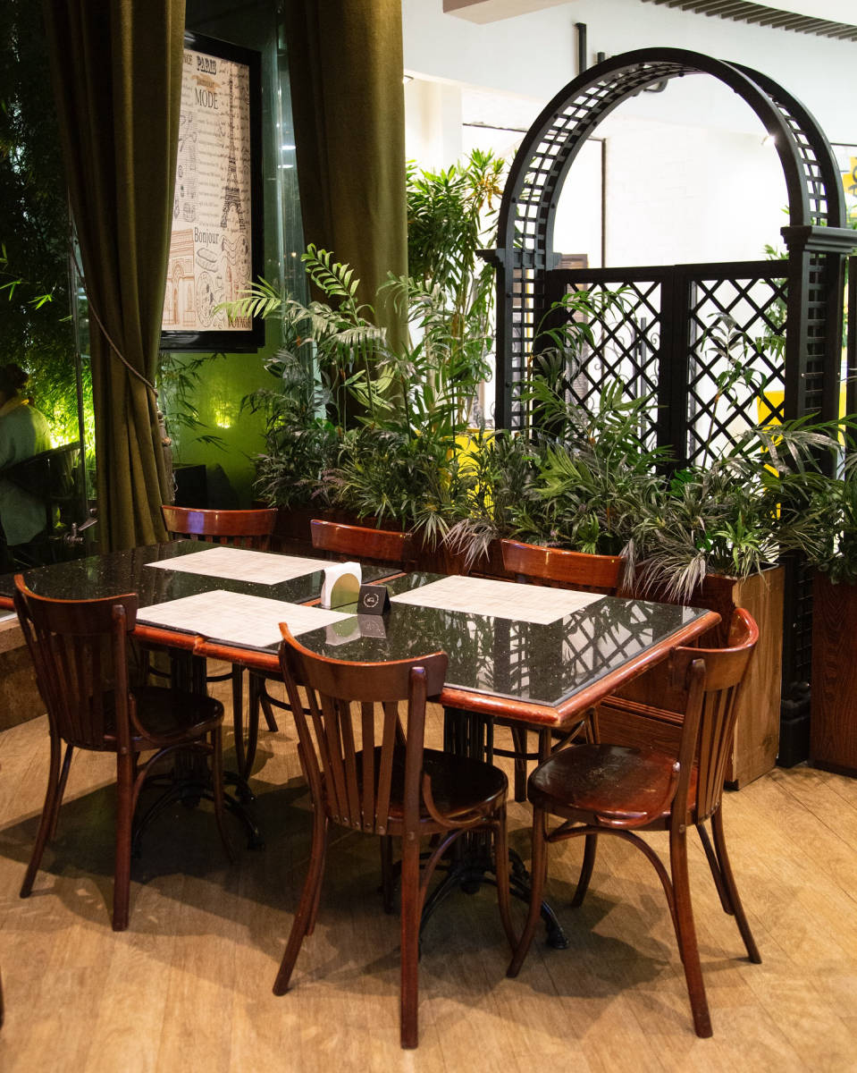 کافه رستوران بلوار (لوکیشن در تهران)