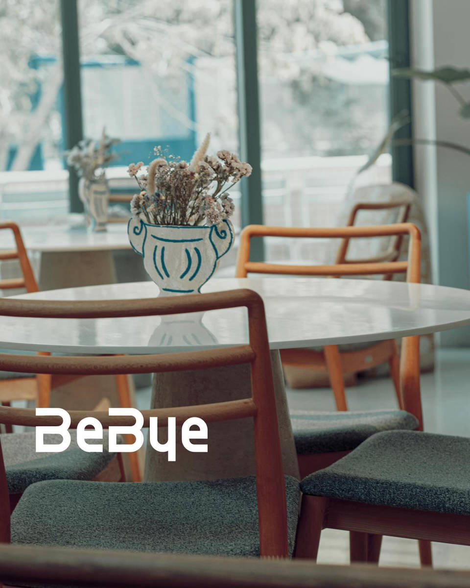 کافه بی بای (لوکیشن در تهران)