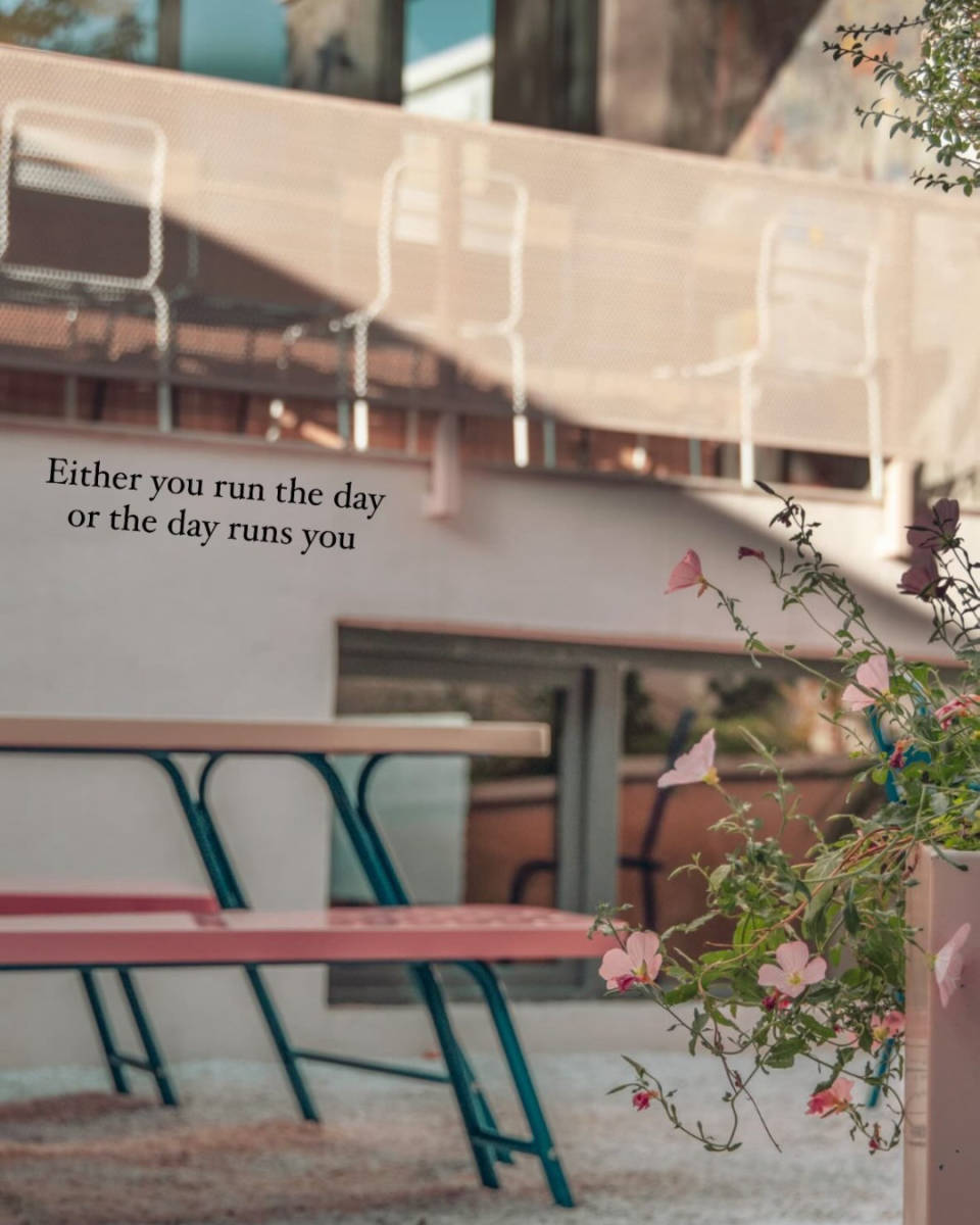 کافه بی بای (لوکیشن در تهران)