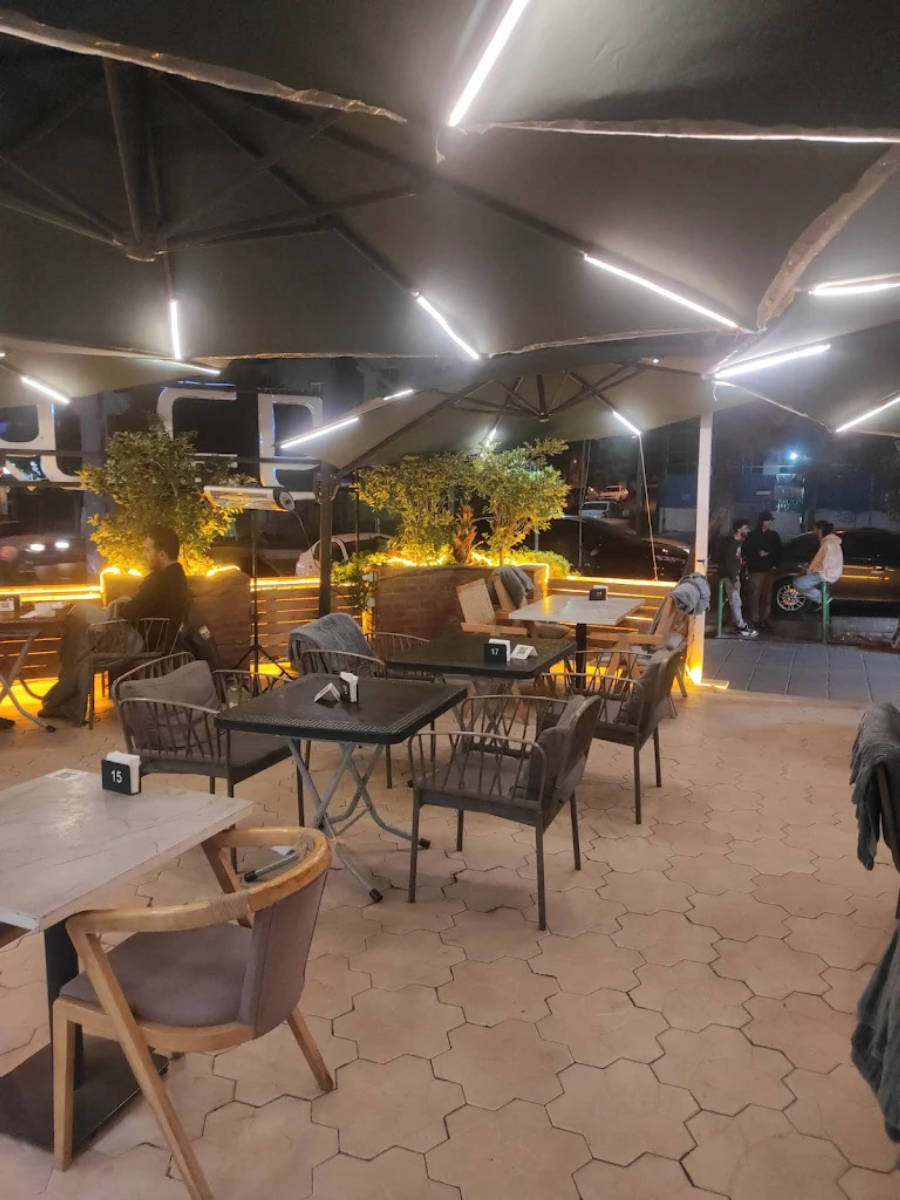 کافه رستوران لندو (لوکیشن در تهران)