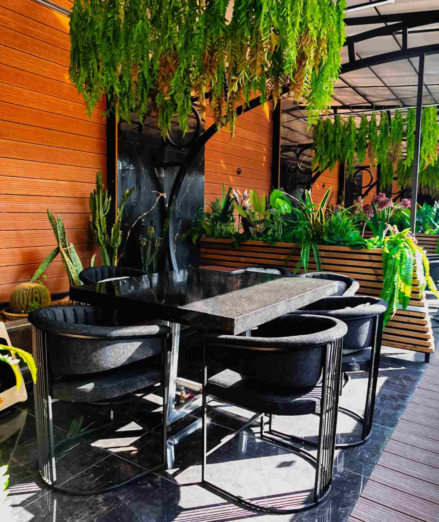 رستوران ارکیده (لوکیشن در تهران، مازندران، کرج و اصفهان)