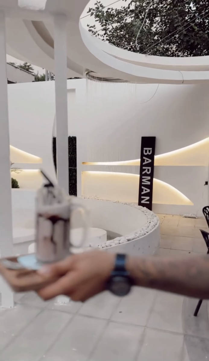 کافه بارنو (لوکیشن در تهران)